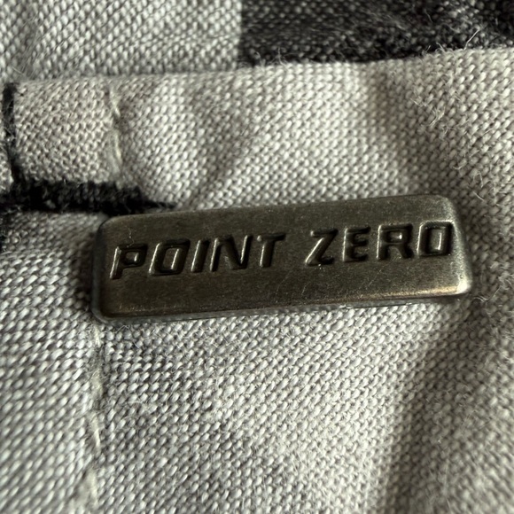 Point Zero Men's Short Sleeve Plaid Button-Down Shirt - Black & Gray - Picture 5 of 9